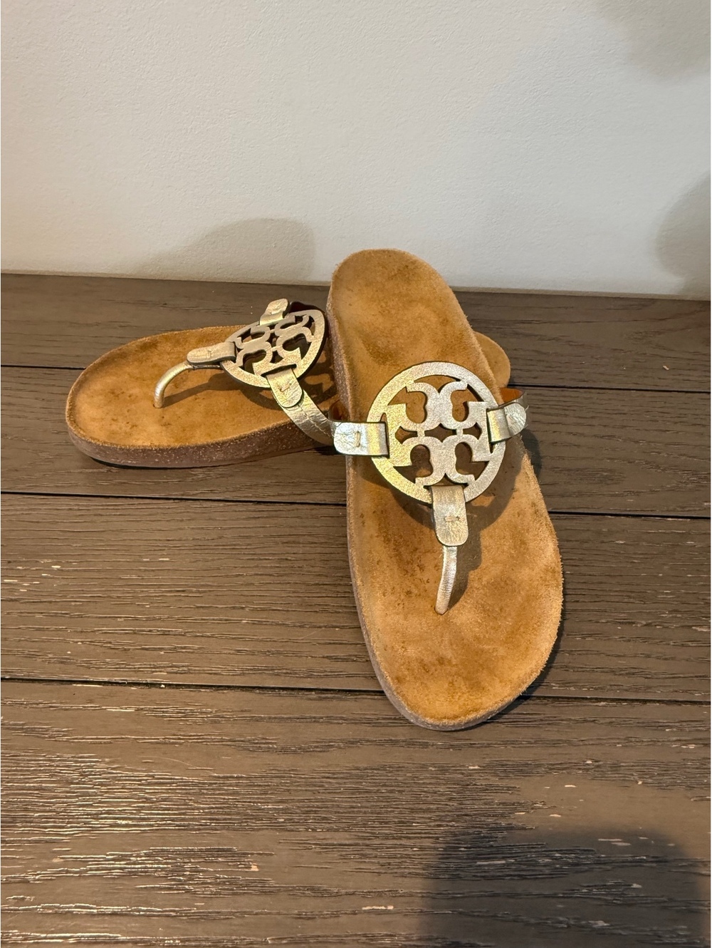 Tory Burch Gold Logo Thong Sandals Size 8.5